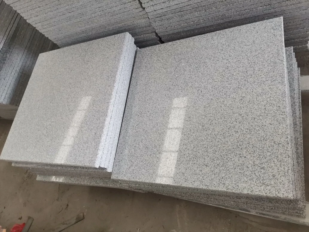 G603 chinois la lumière de granit gris tuiles polies pour façade du mur du bâtiment et les revêtements de sol