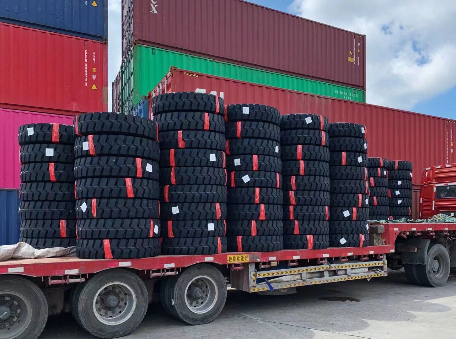 DOT/ECE/Gcc Certified Chaoyang 12.00r20 Xz75 Mining Truck Tires with Low Frice