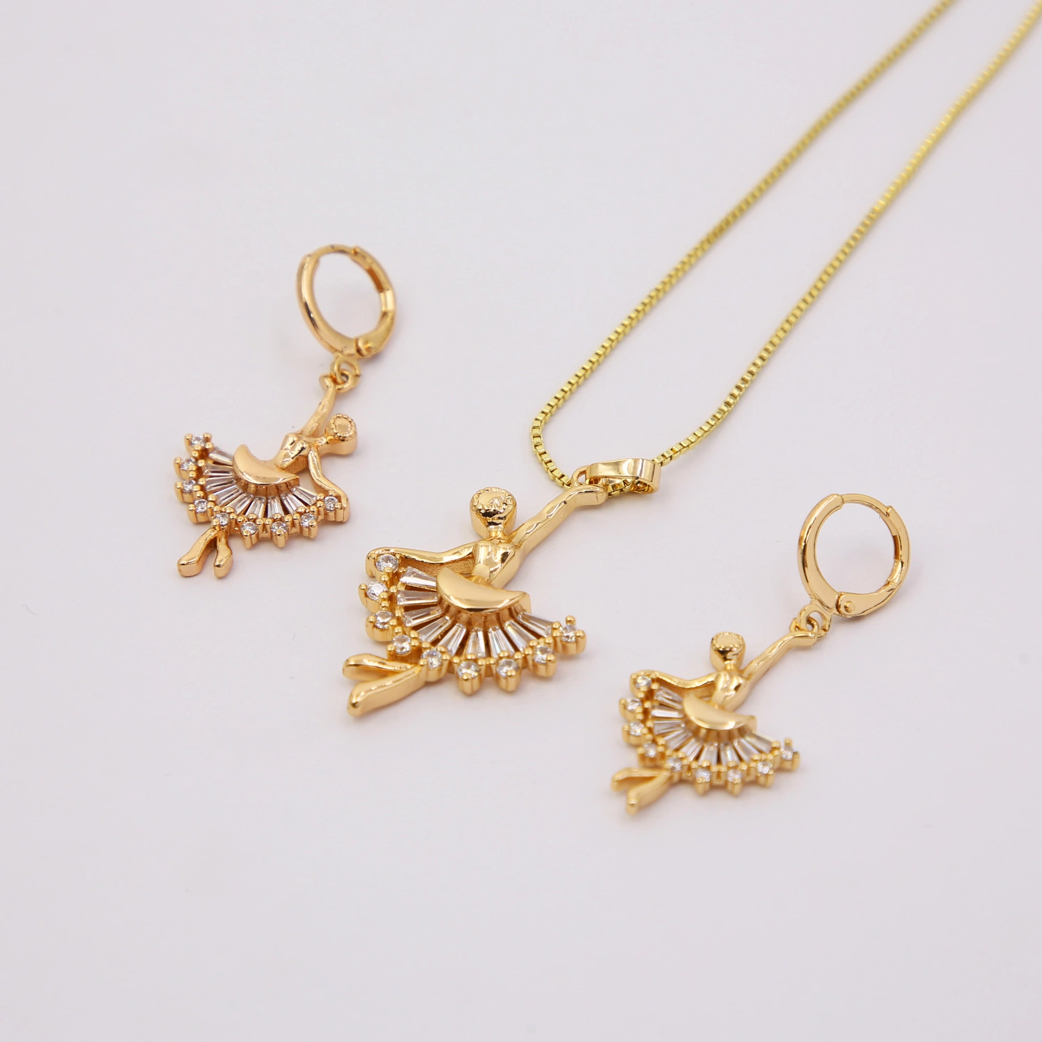 Hot Sale Fashion 18 K Gold Plated Imitation Jewelry Set for Wedding