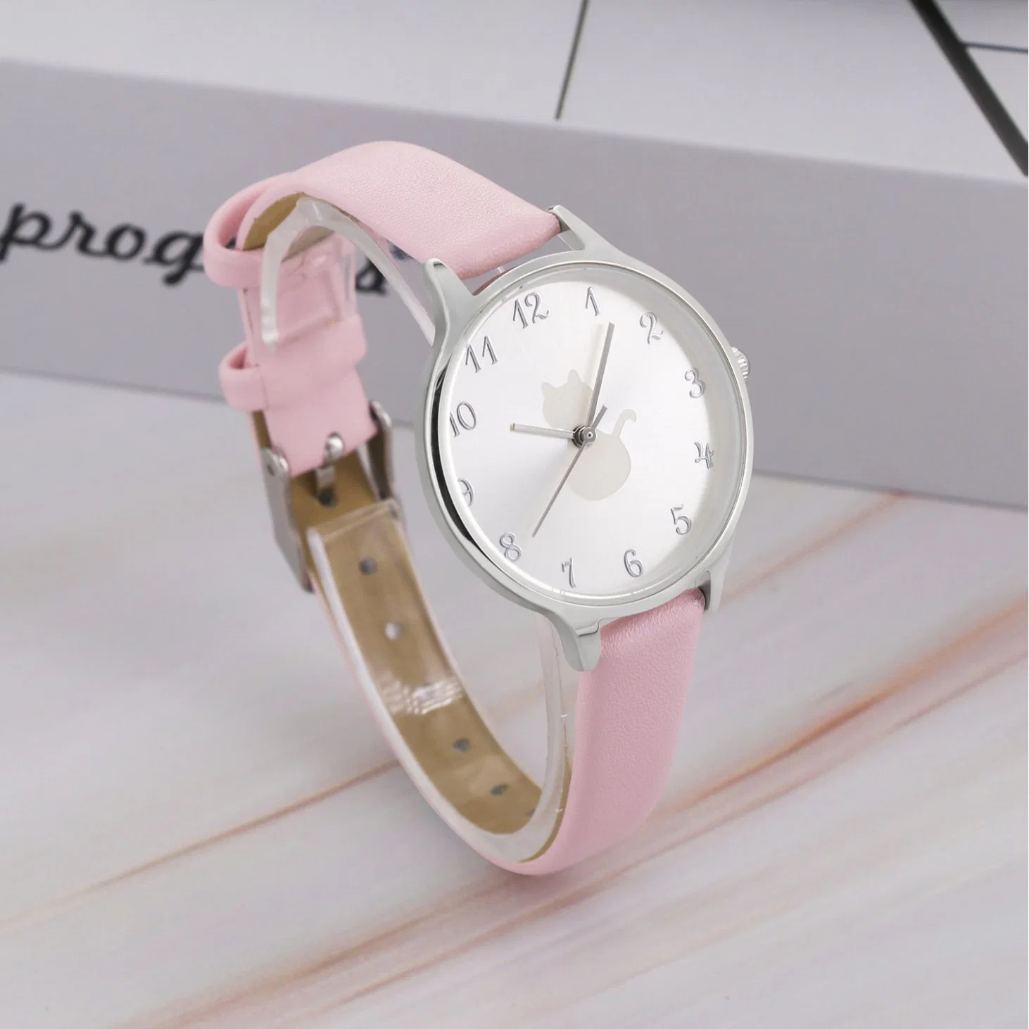 Montre-bracelet Fashionl avec Lady Watch Watch pour cadeau Watch Watch en cuir montre à quartz Fashion Watch Watch analogique en acier inoxydable Women Watch