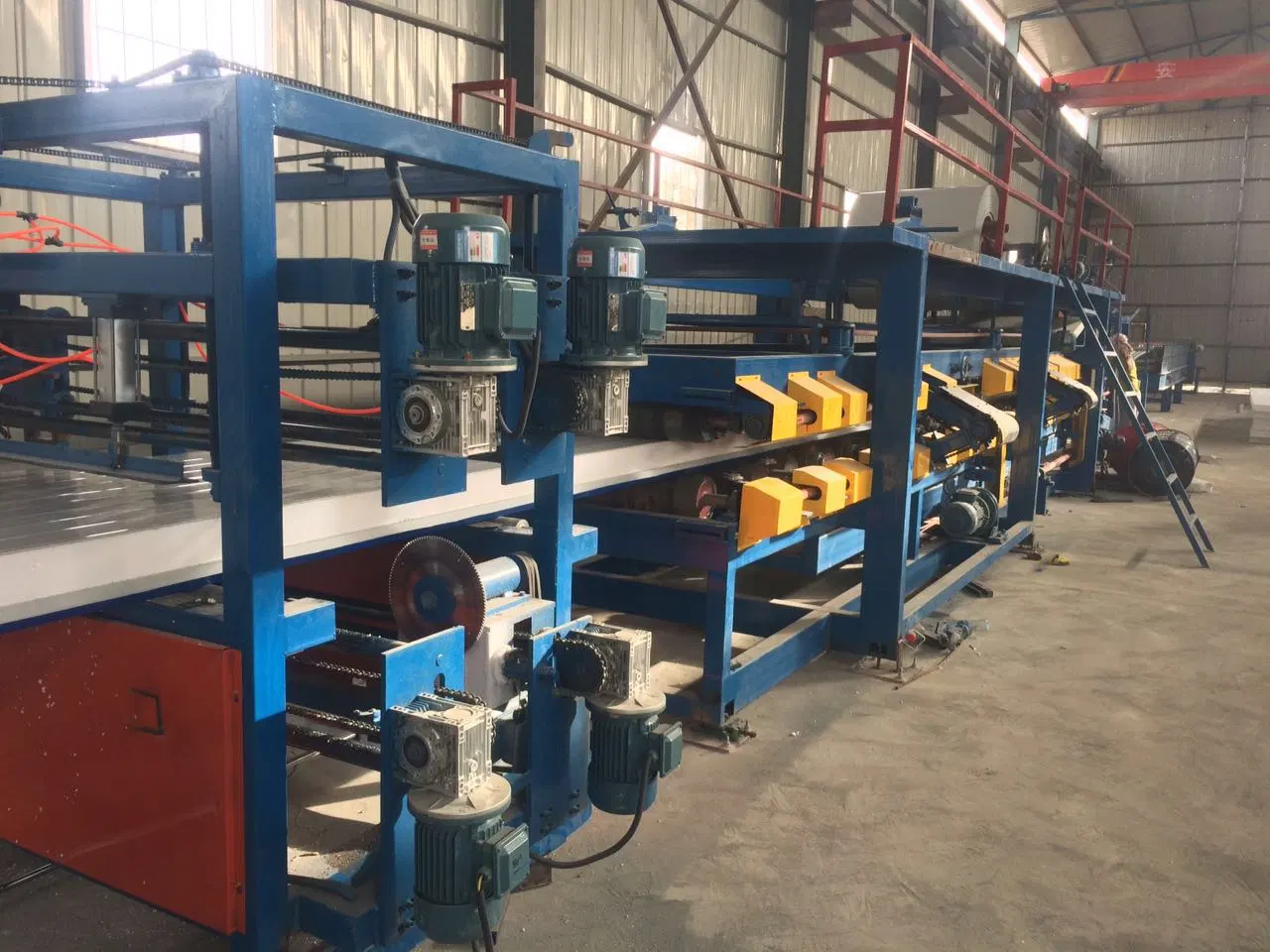 Automatic Sandwich Panel Making Machine EPS Rock Wool Steel Sandwich Panel Foam Sheet Roll Forming Machine Production Line