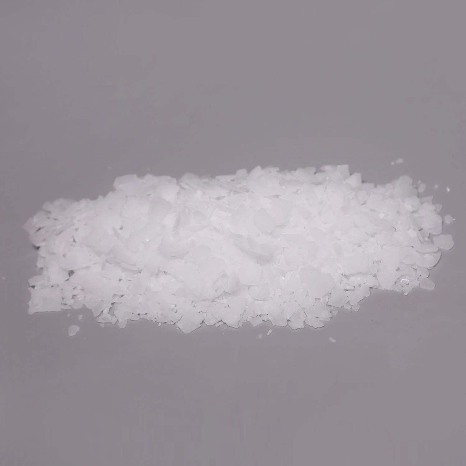 Sodium Hydroxide Caustic Soda Flakes Factory Supply CAS No. 1310-73-2