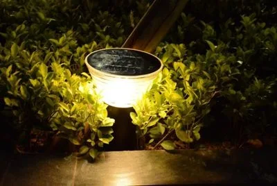 Lampe de Jardin gazon solaire LED 12 V sur la Cour d'éclairage décoratif de plein air Post