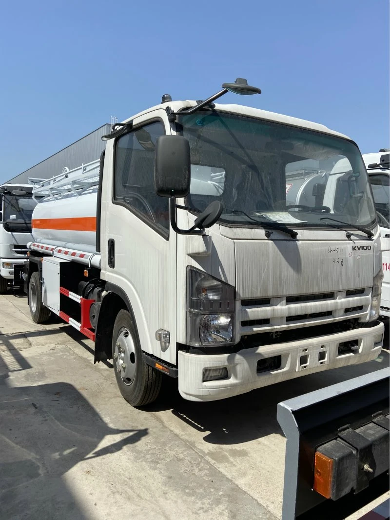 El japonés Isuzu 5000litros 5000L 5ton camión cisterna de repostaje