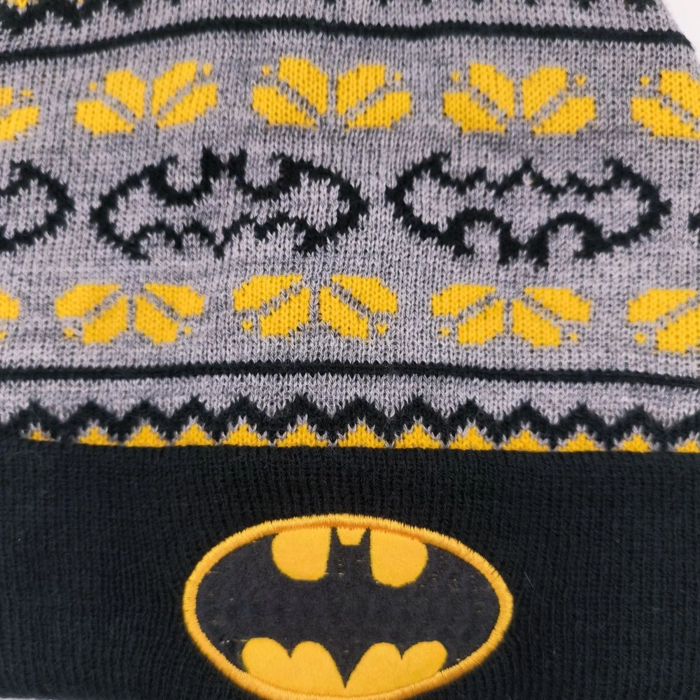 Gorro de punto de 4 esquinas de jacquard de 3 colores con hilo de invierno de Batman PomPom