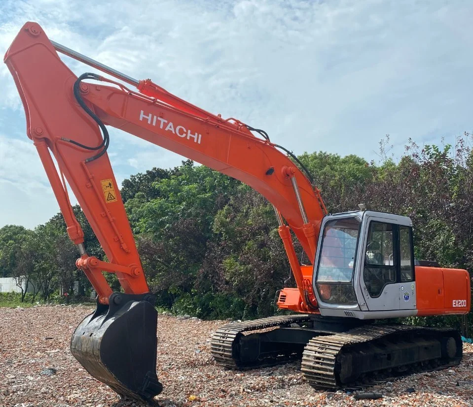 Utiliza el japonés Hitachi EX200 excavadora de cadenas buenas condiciones.