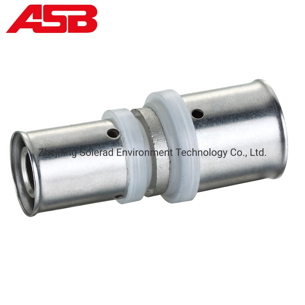 En ISO21003 Raccords à sertir en laiton fabriqués en Cw617n pour tuyaux multicouches.