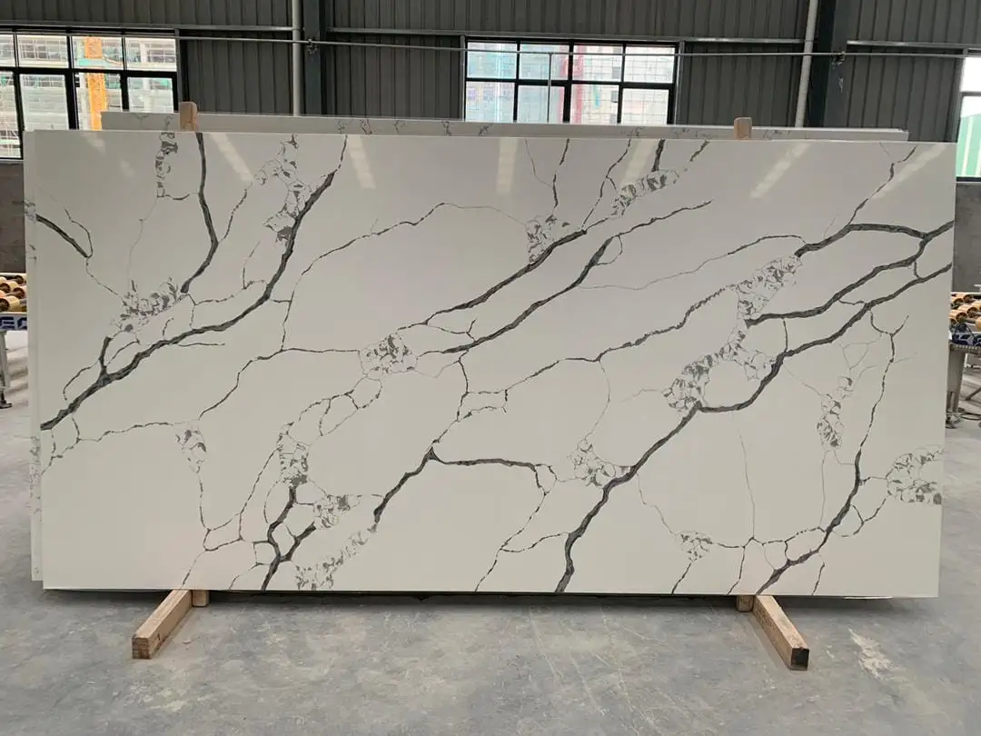 White Calacatta Clouds Quartz Stone Slab with Beautiful Veins Cuartz for Countertop