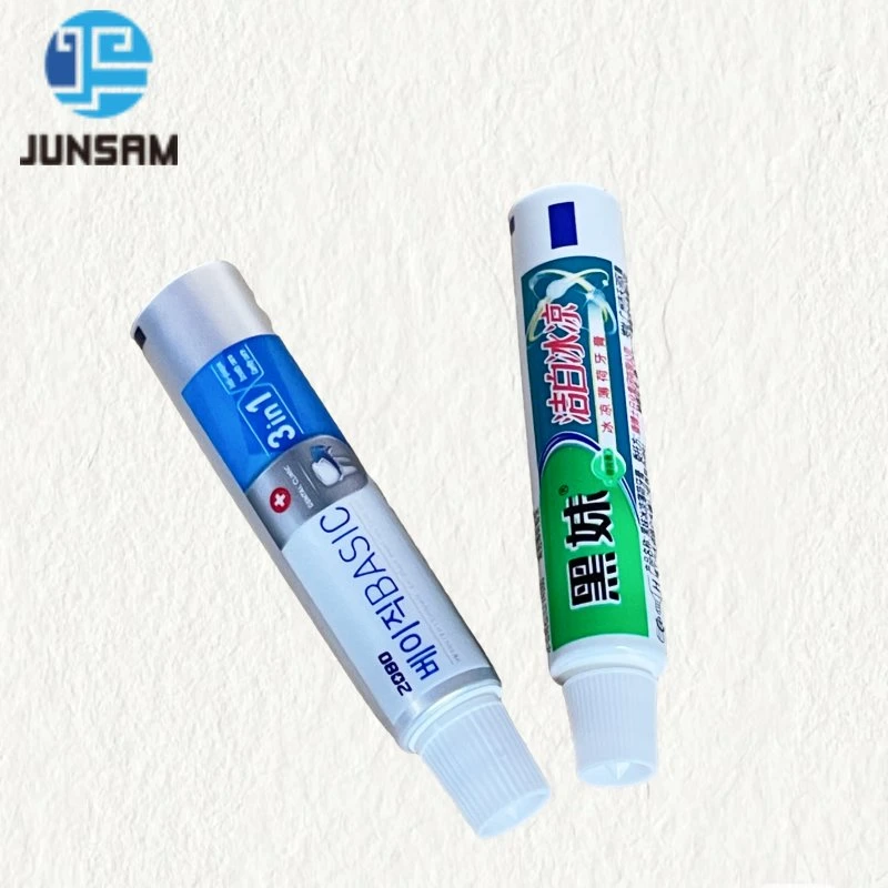 Tubes de dentifrice laminés de taille voyage pour les équipements d'hôtel.