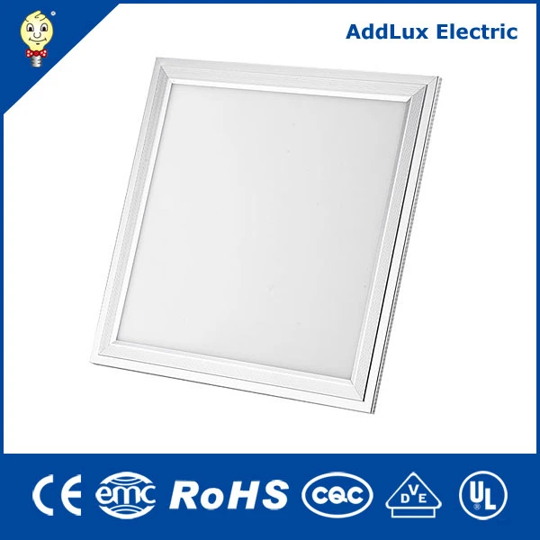 Saso Ce UL Best Square 16W 18W 24W 26W Daylight LED Panel Lamp Made in China for Ceiling, Office, Store, Supermarket, Museum, Library, Classroom Lighting