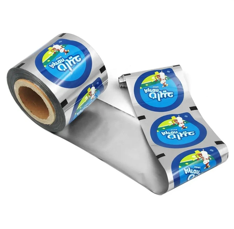Film d'emballage en aluminium pour sceller les gobelets de jus et de yaourt de qualité alimentaire.