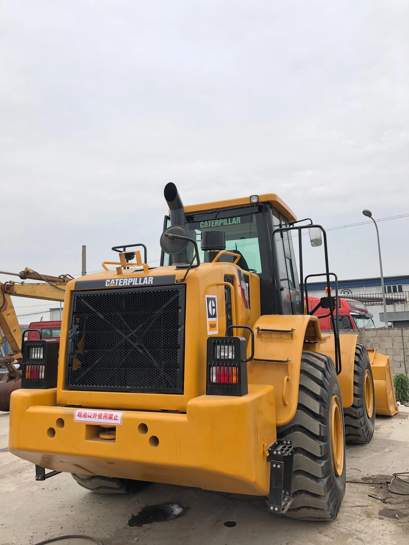 Good Performance Used Cat Wheel Loader 966h Made in Japan