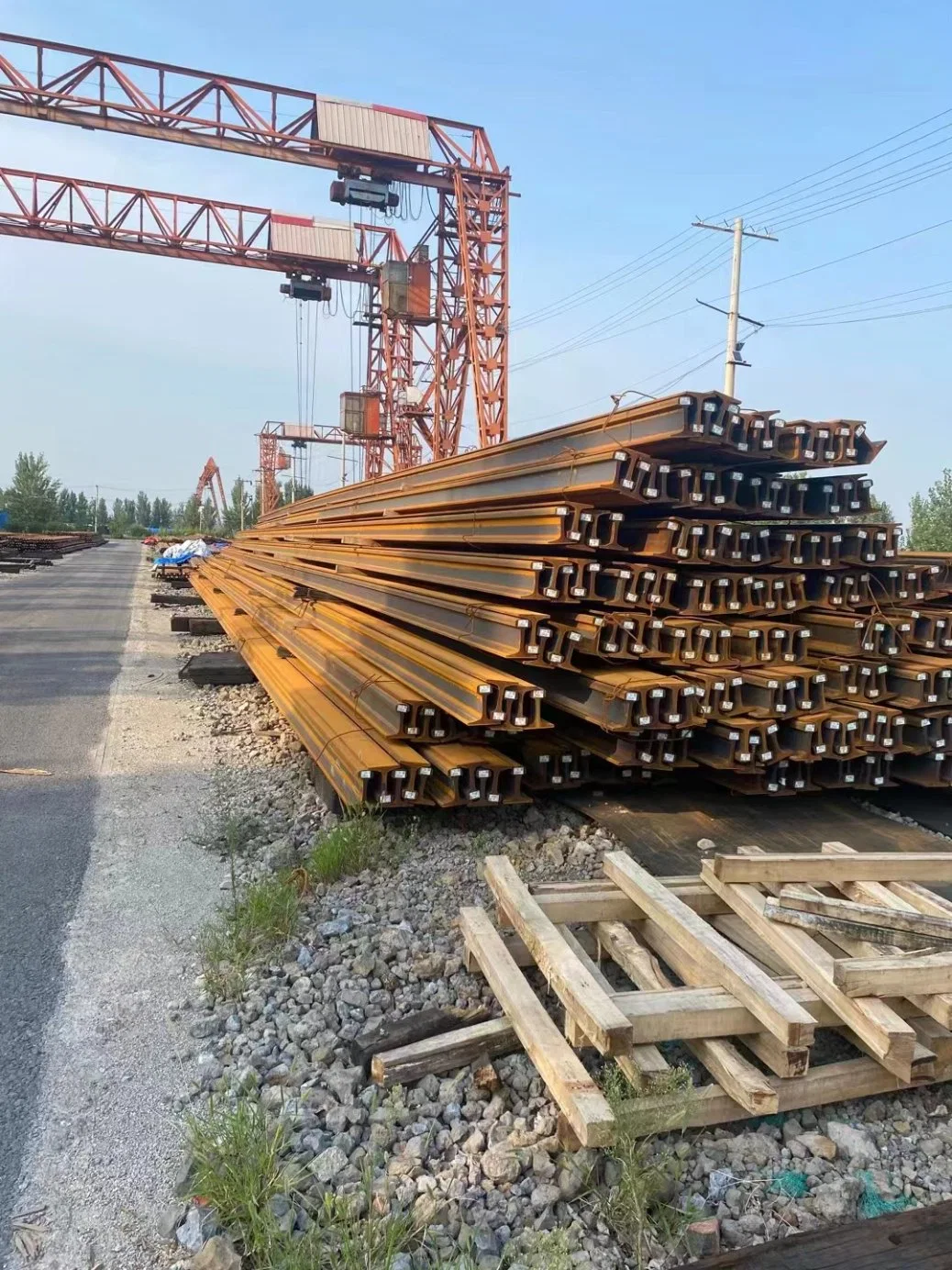 Train Rail China Railway Steel Track Qu70 Used Rail Track Scrap Iron Train Railroad Q235B/55q Light Steel Rail for Mining