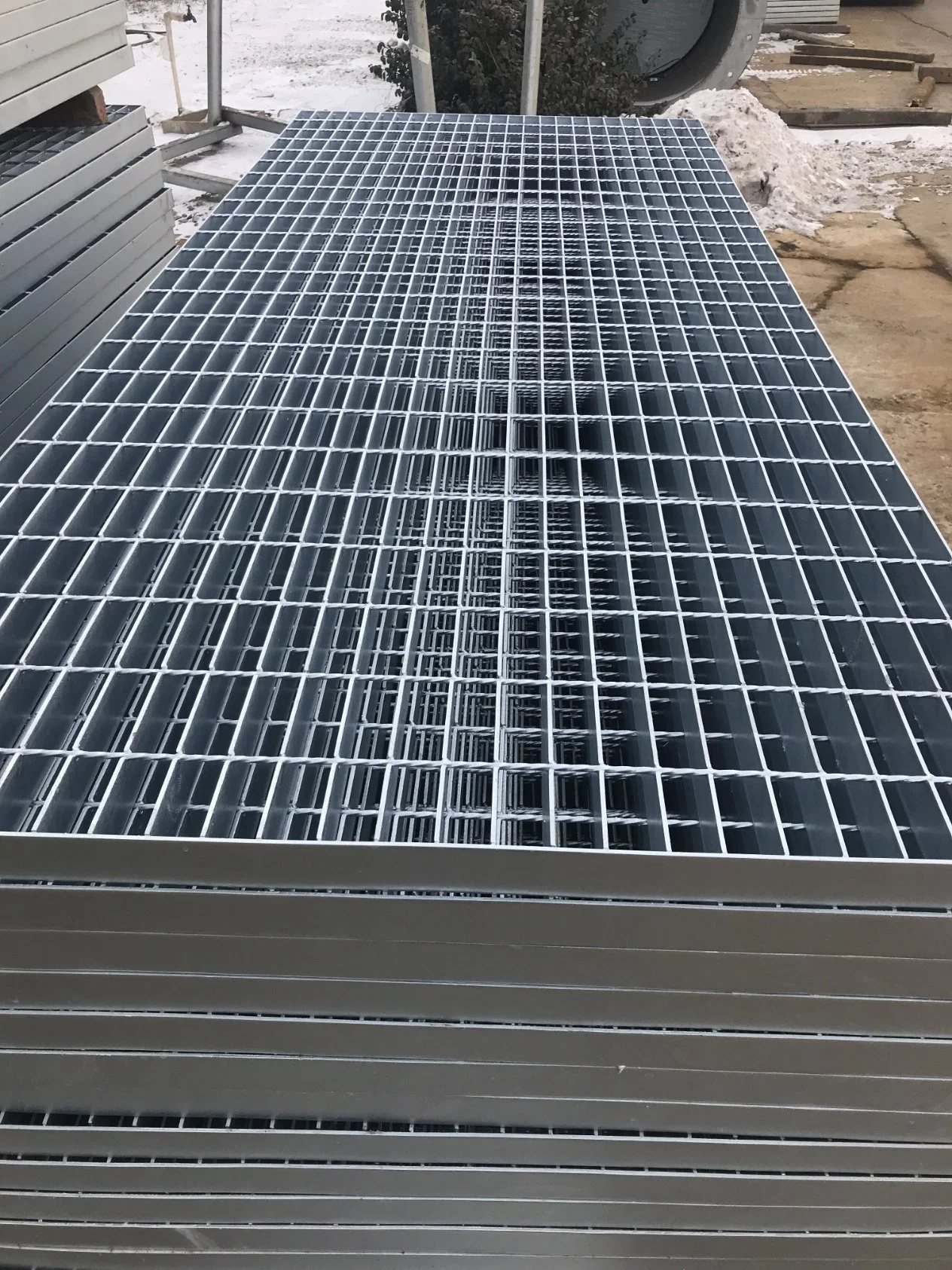 Chinese Factory Supply Heavy Duty Permanent Steel Grating for Construction Building