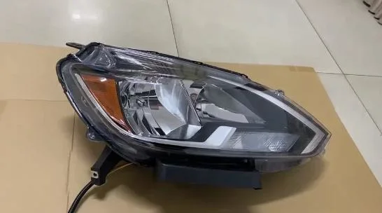 Best Selling Car Auto Head Lamp Light Us Type for Nissan Sylphy / Sentra 2016-