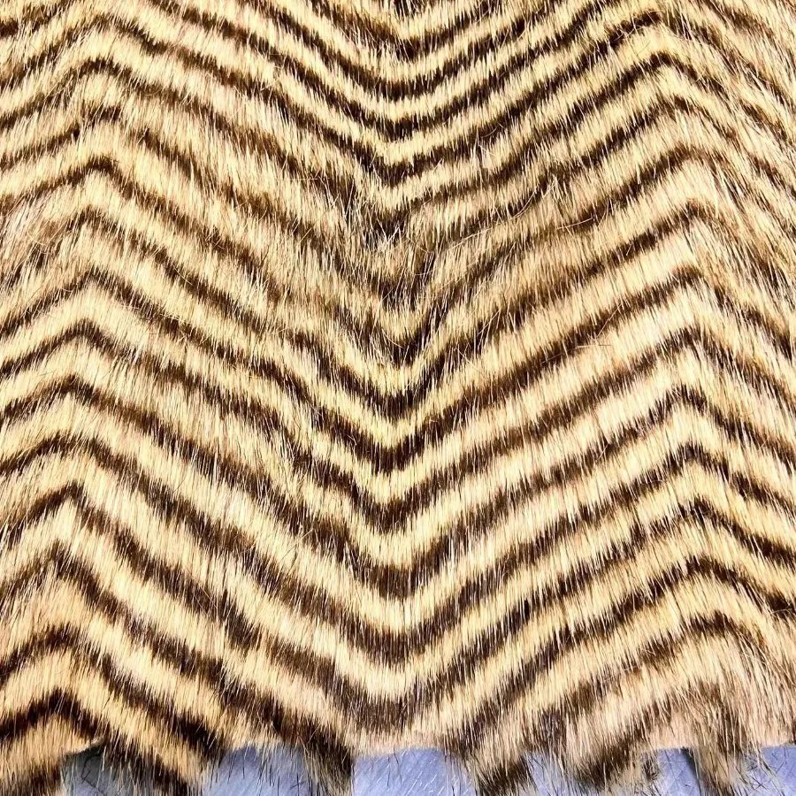 Customized espinha de peixe impresso Faux Fur W Pattern Plush Raccoon Peles com pêlo