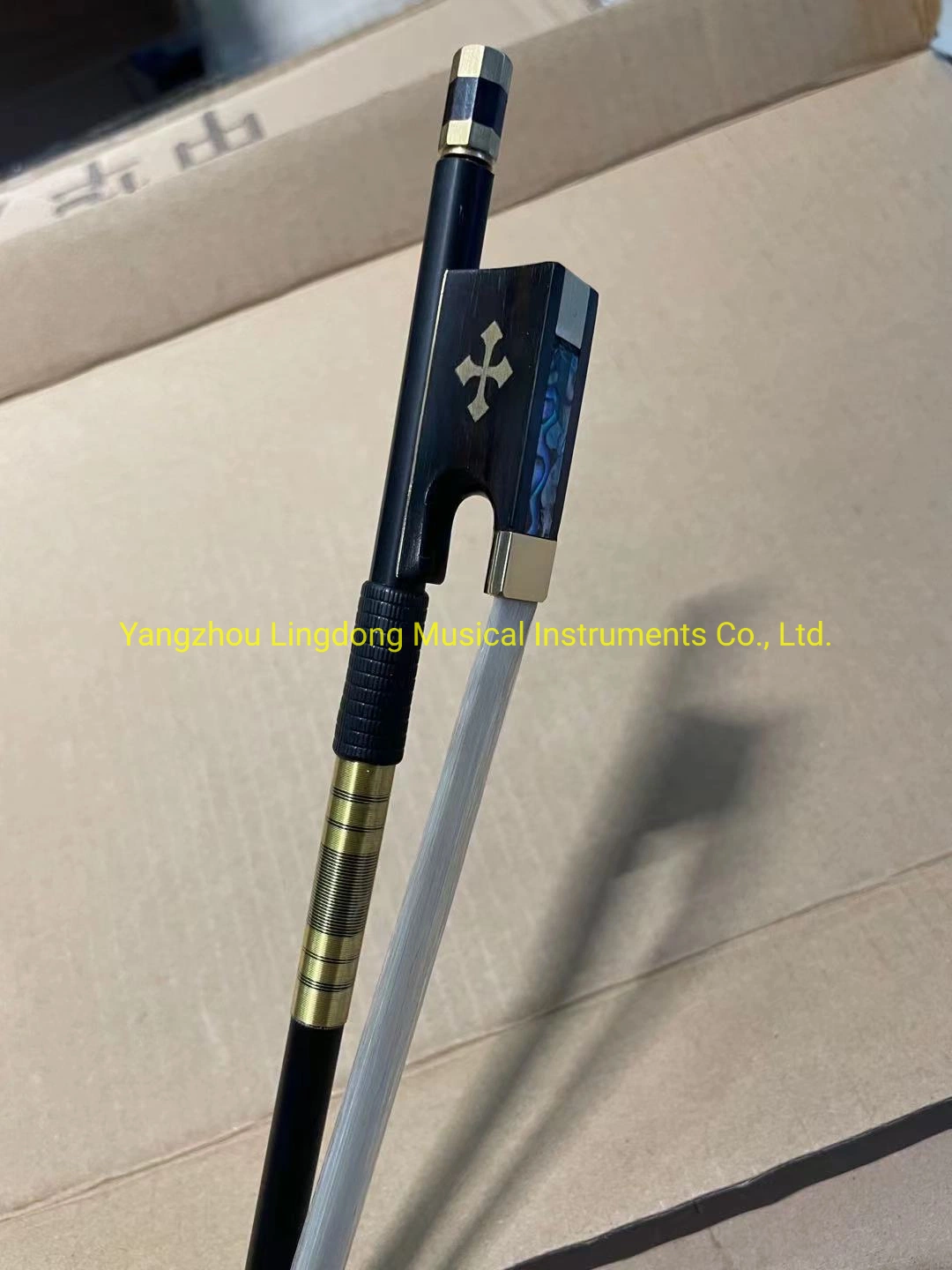 Wholesale/Supplier Black Carbon Fiber Violin Bow in China