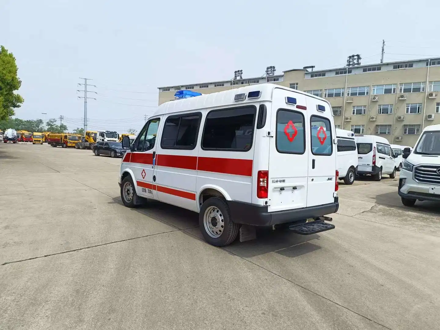 JMC China Automatic ICU Hospital Patient Transport Medical Rescue Ambulance