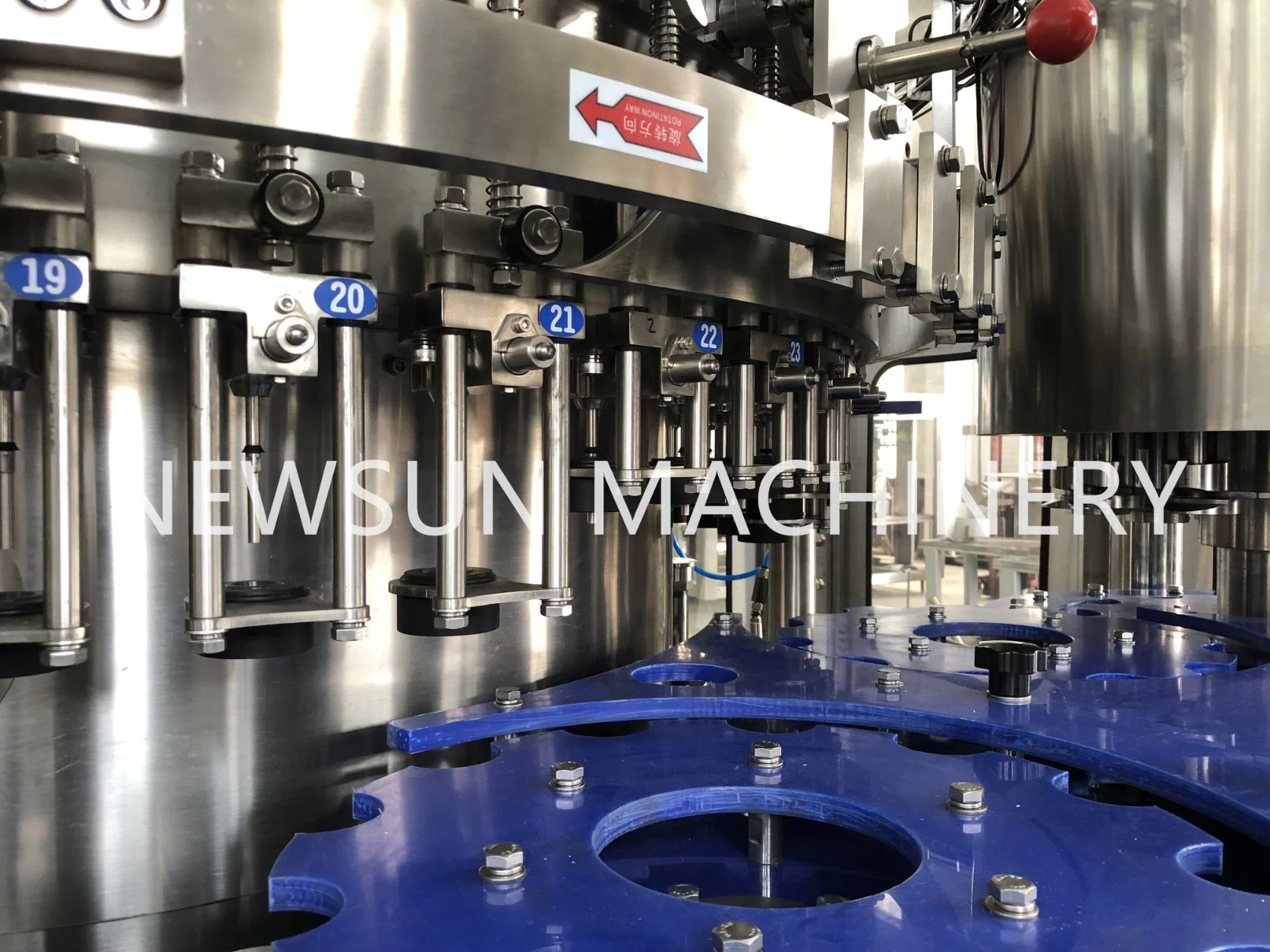 Beer Carbonated Soda Filling Filler Machine Bottle Washing Counter Pressure Filler Lemonate Filling Machine Packing Packaging Wrapping Labeling Machinery Price