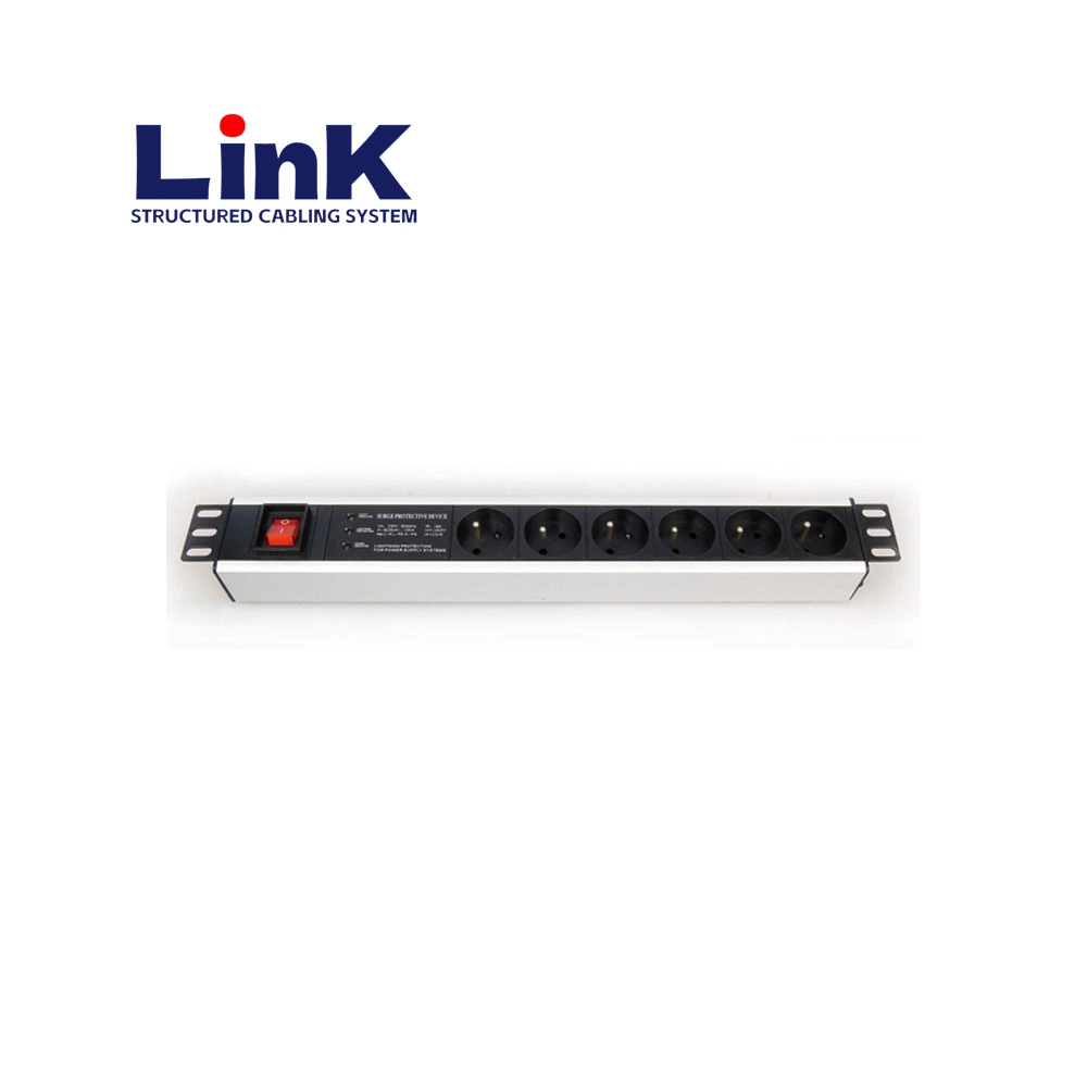 La PDU Rack-Mountable vertical con protección contra sobrevoltaje e indicadores LED de estado