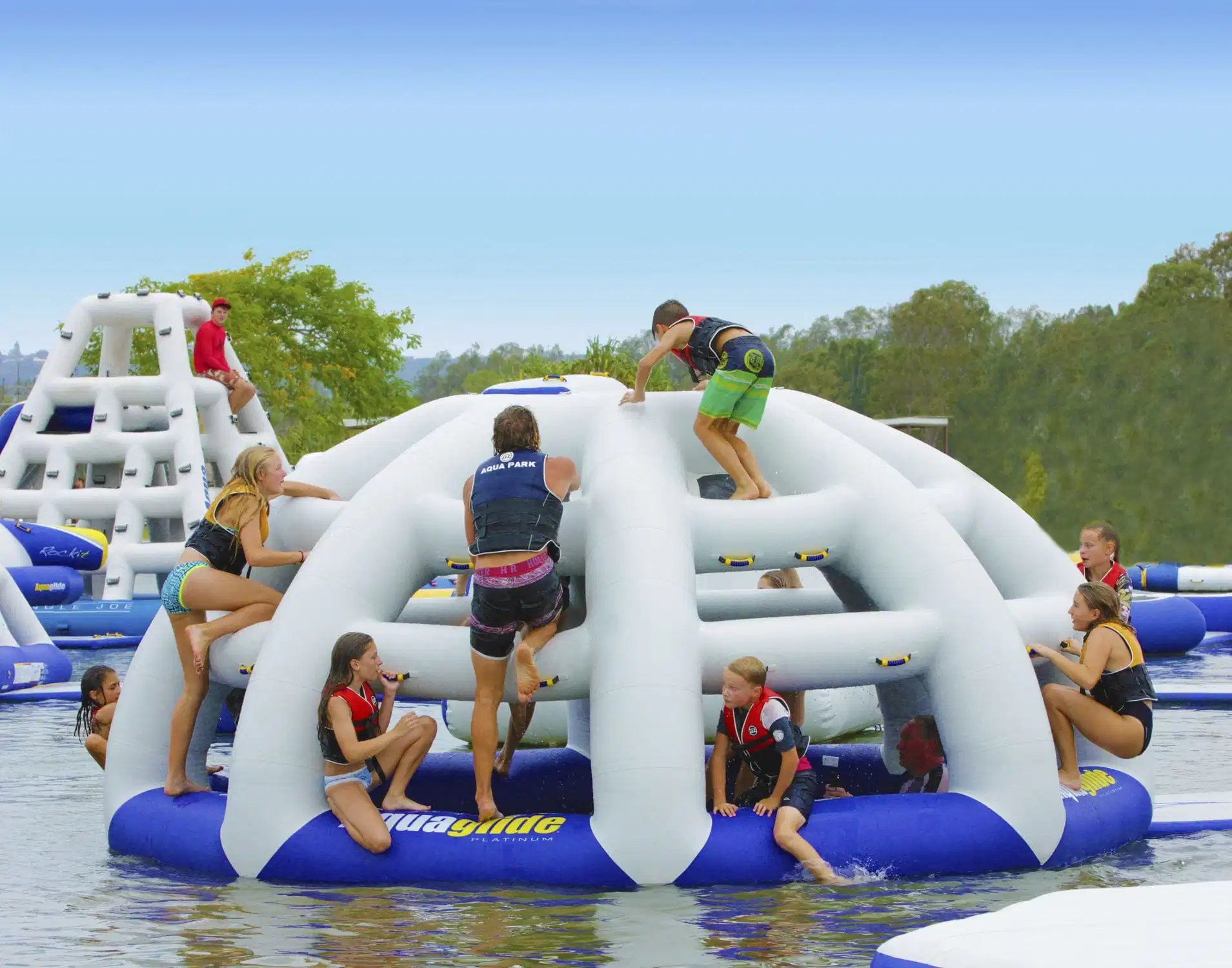 2023 Neue Aufblasbare Thunderdome Kletterwand Wasser Spielzeug