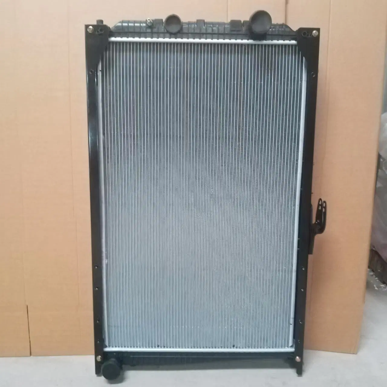 SINOTRUK HOWO Radiator F2000 Dz96259532033-2034-2037 Radiator Assembly SHACMAN Automobile Delong X3000 Kühlsystem