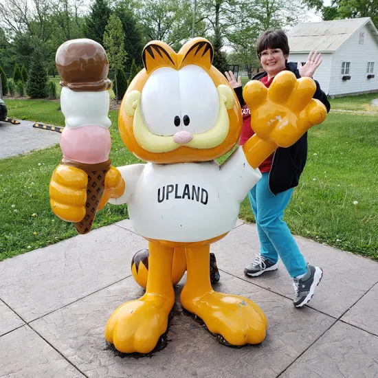 Life Size Movie Character Resin Cartoon Fiberglass Garfield Statue