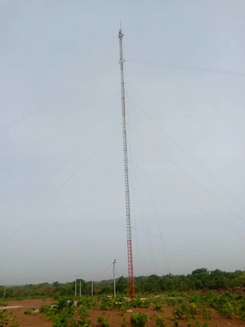 3 piernas Guyed Teléfono celular de la torre del mástil de acero de la torre de radiodifusión de la torre de telecomunicaciones