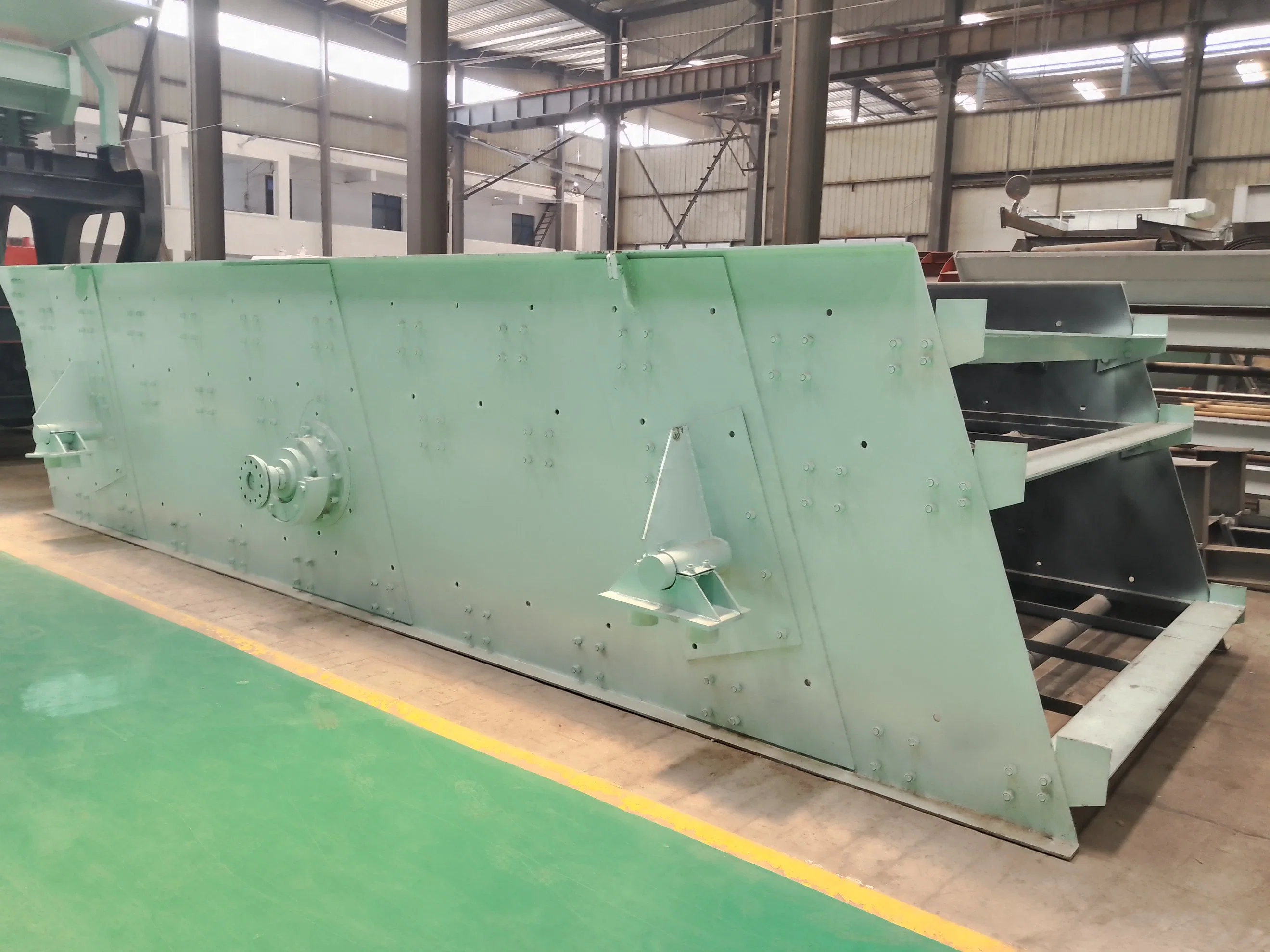 High Capacity Vibrating Screen/ Screening Machine for Quartz, Iron Ore, Granite, River Stone, Basalt, Limestone, Gravel, Quarry Stone, Copper Ore, Lithium Ore