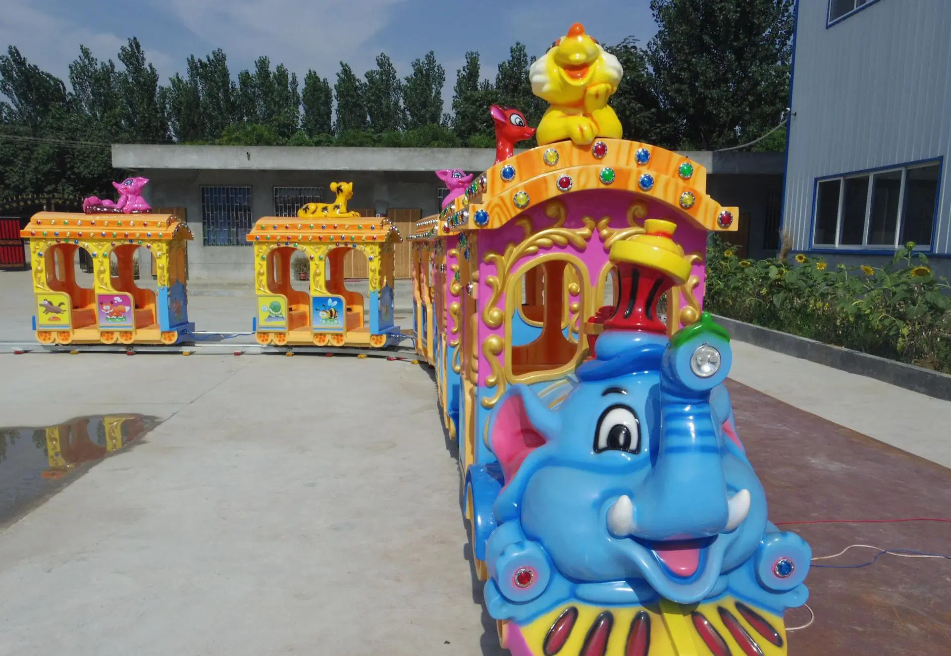 Amusement Park Tourist Attraction Animal Kiddie Electric Trackless Train for Sale