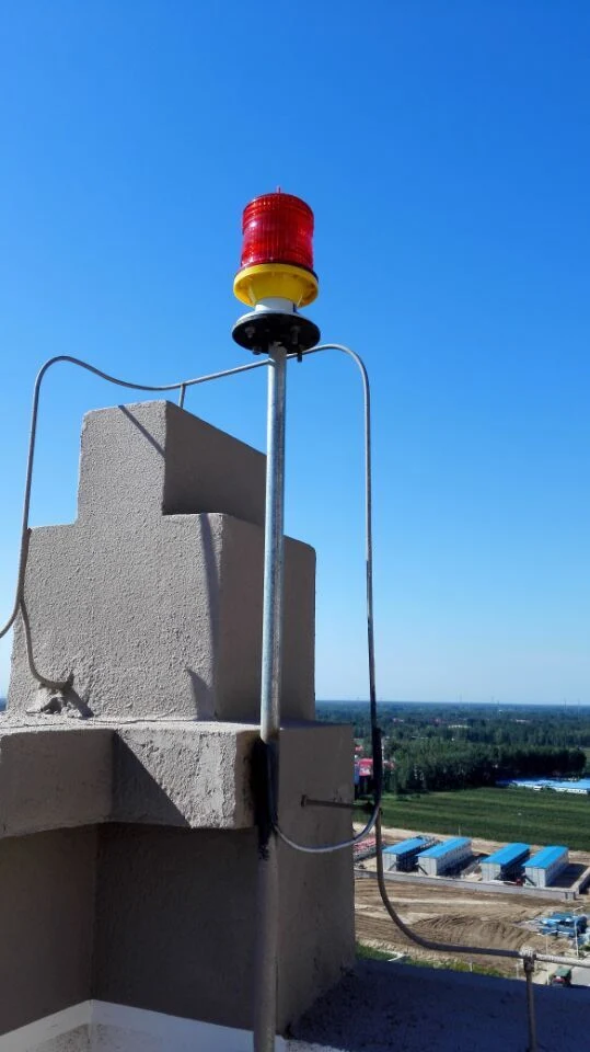 Customizable Aviation Obstruction Lights for Warning of Amusement Park Rides