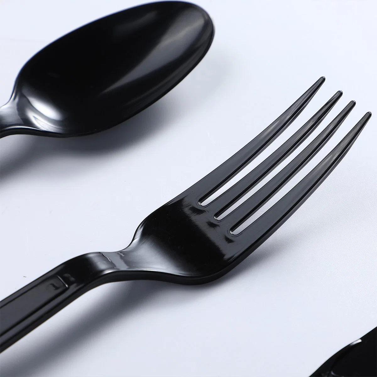 Disposable PS Knife Fork Spoon and Napkin in 1 Poly Bag Black Color Plastic Cutlery Set