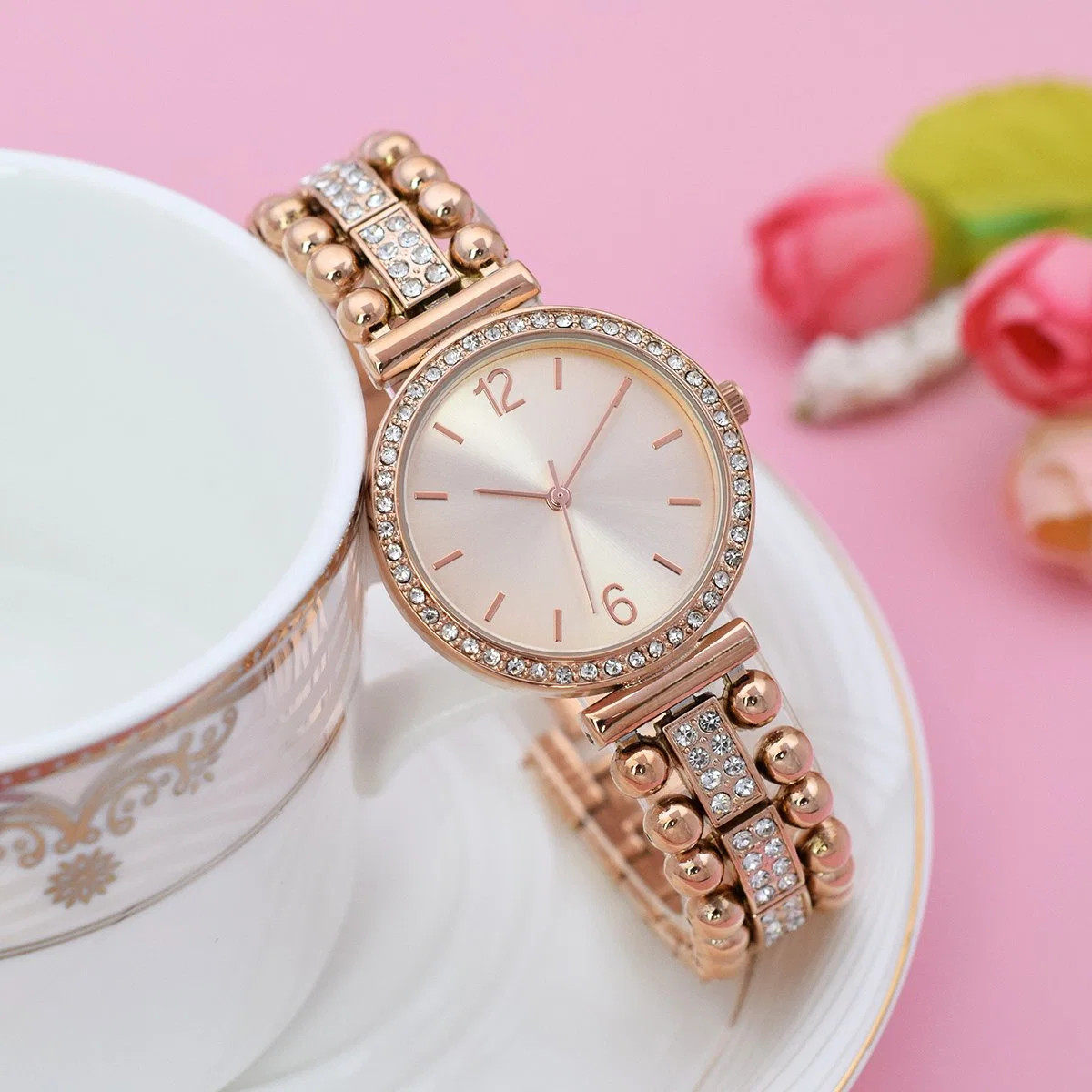 علامة تجارية عالية الجودة Women Metal Lady Watches Alloy Quartz شاهد عرض الهدايا الترويجي