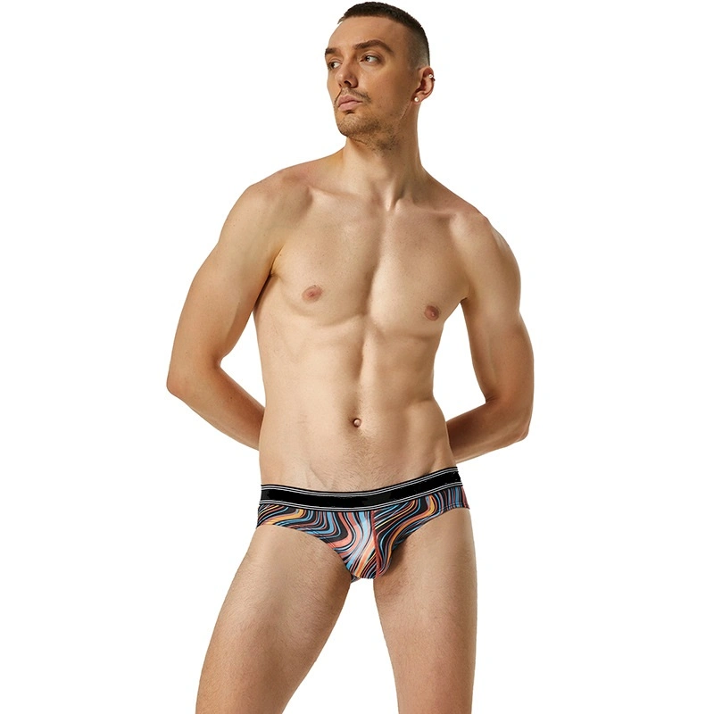 Slip imprimé pour homme en forme de triangle.