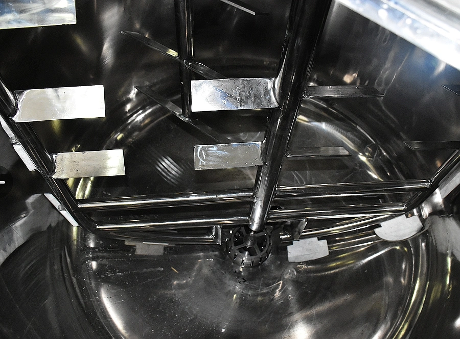 Handwäsche Flüssigseife, die Maschine mit Mixer herstellt