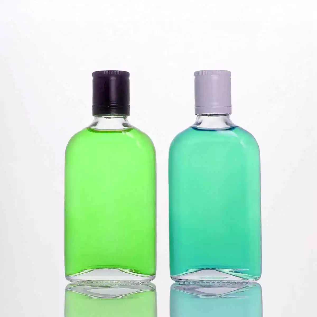 Wholesale Wedding Favour Bottles for Gin Vodka Liquor Gift Set Alcohol Mini Glass Bottle 50ml Bottle