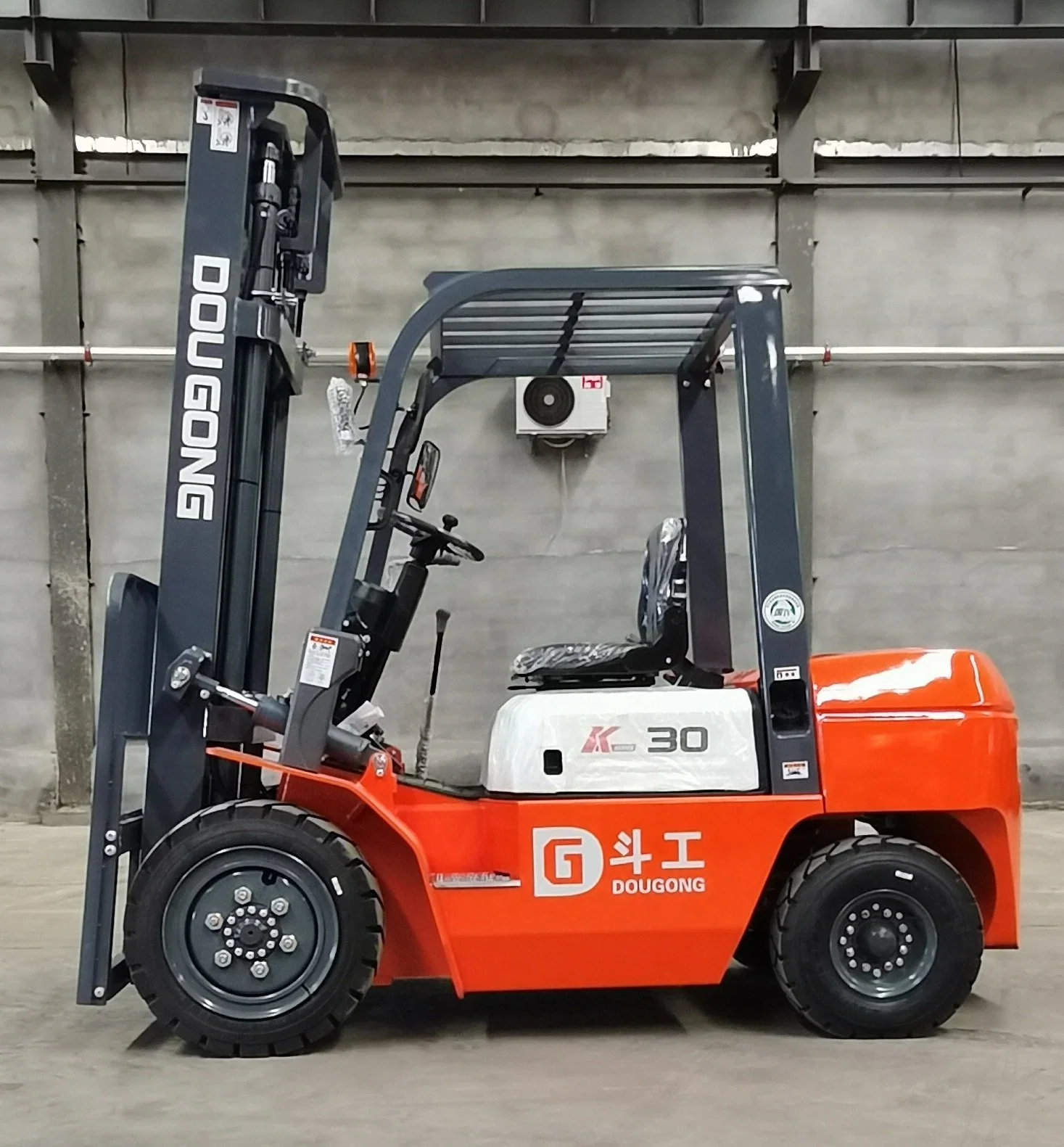 Cheap Price 3 Ton Diesel Forklift Used Price with Accessories