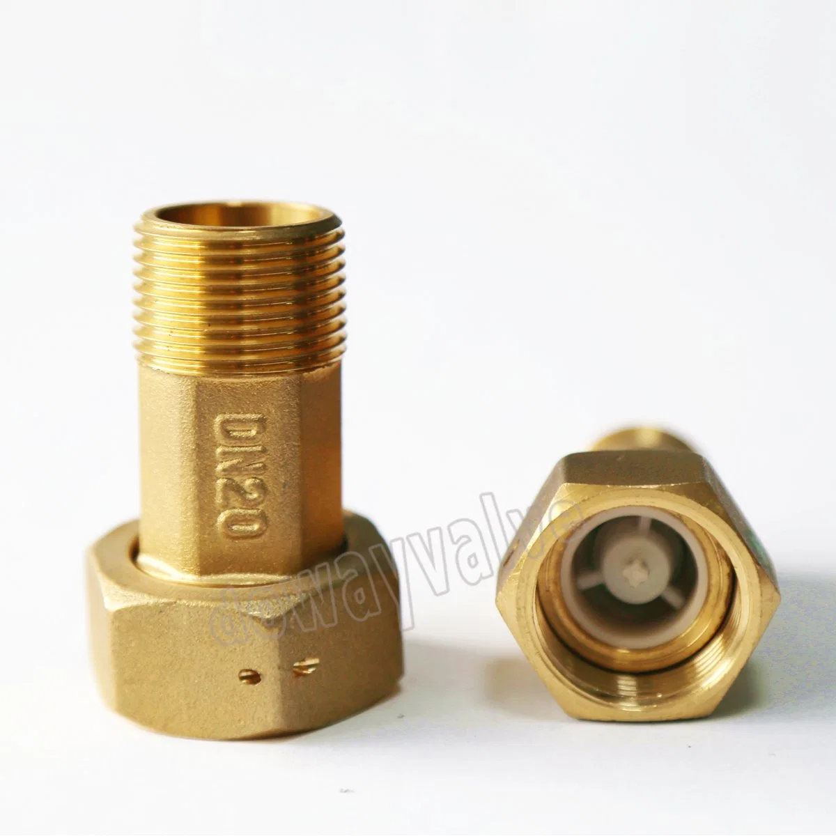 Dzr Brass Water Meter Fitting with Check Valve