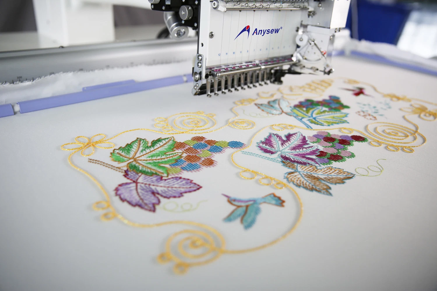 Machine à broderie à tête unique avec panneau tactile Zone de travail 350*500mm (AS-1201TS)