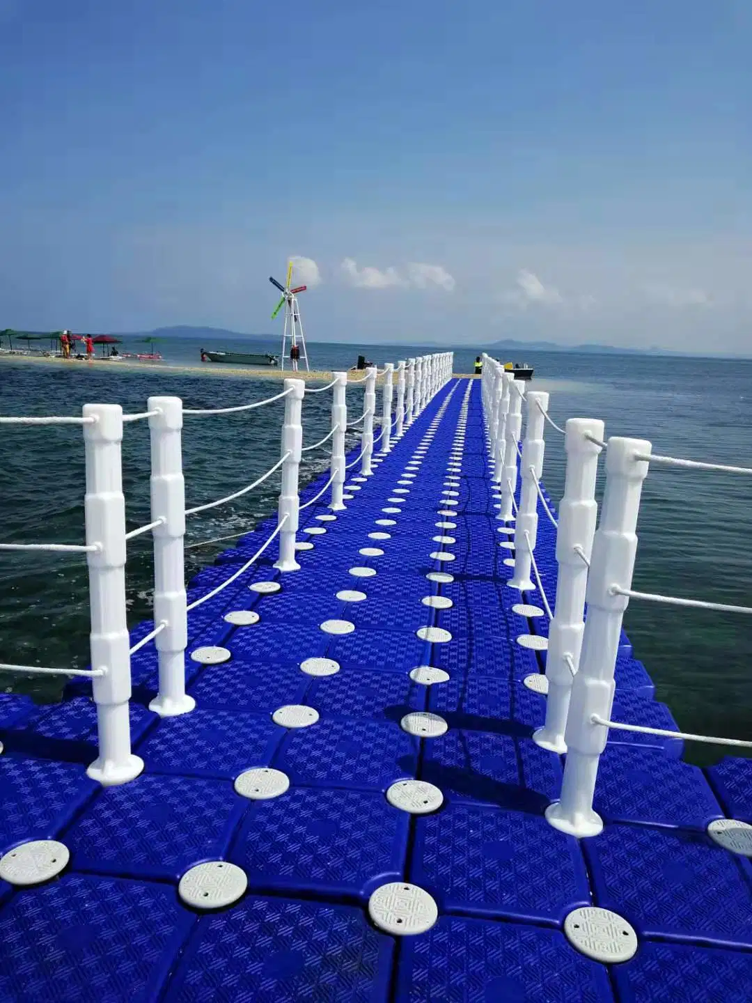 Environmental Friendly Floating Walkway with Plastic Pontoon