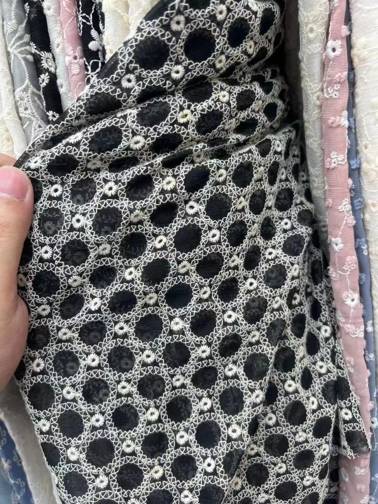 High Quality Yiwu Supplier Elegant 3D Beaded Lace and Embroidery Fabric for Dresses and Skirts