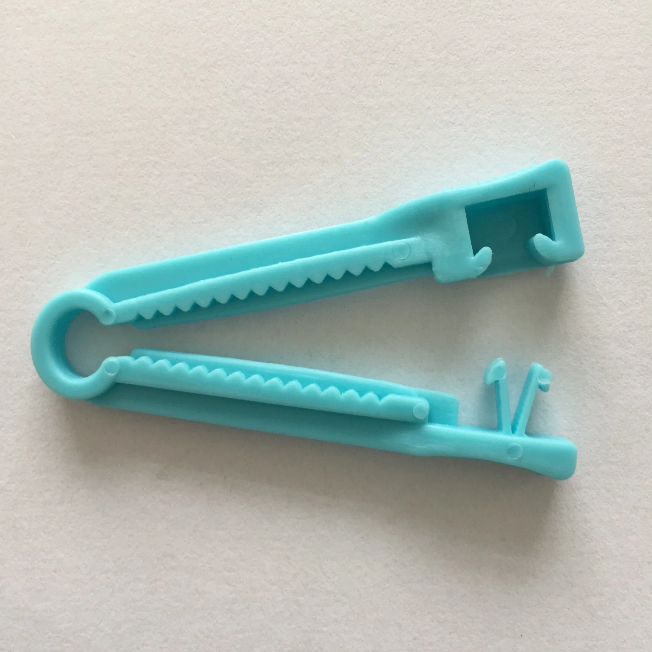 Aseptic Disposable Medical Umbilical Cord Clamp Used for Neonatal