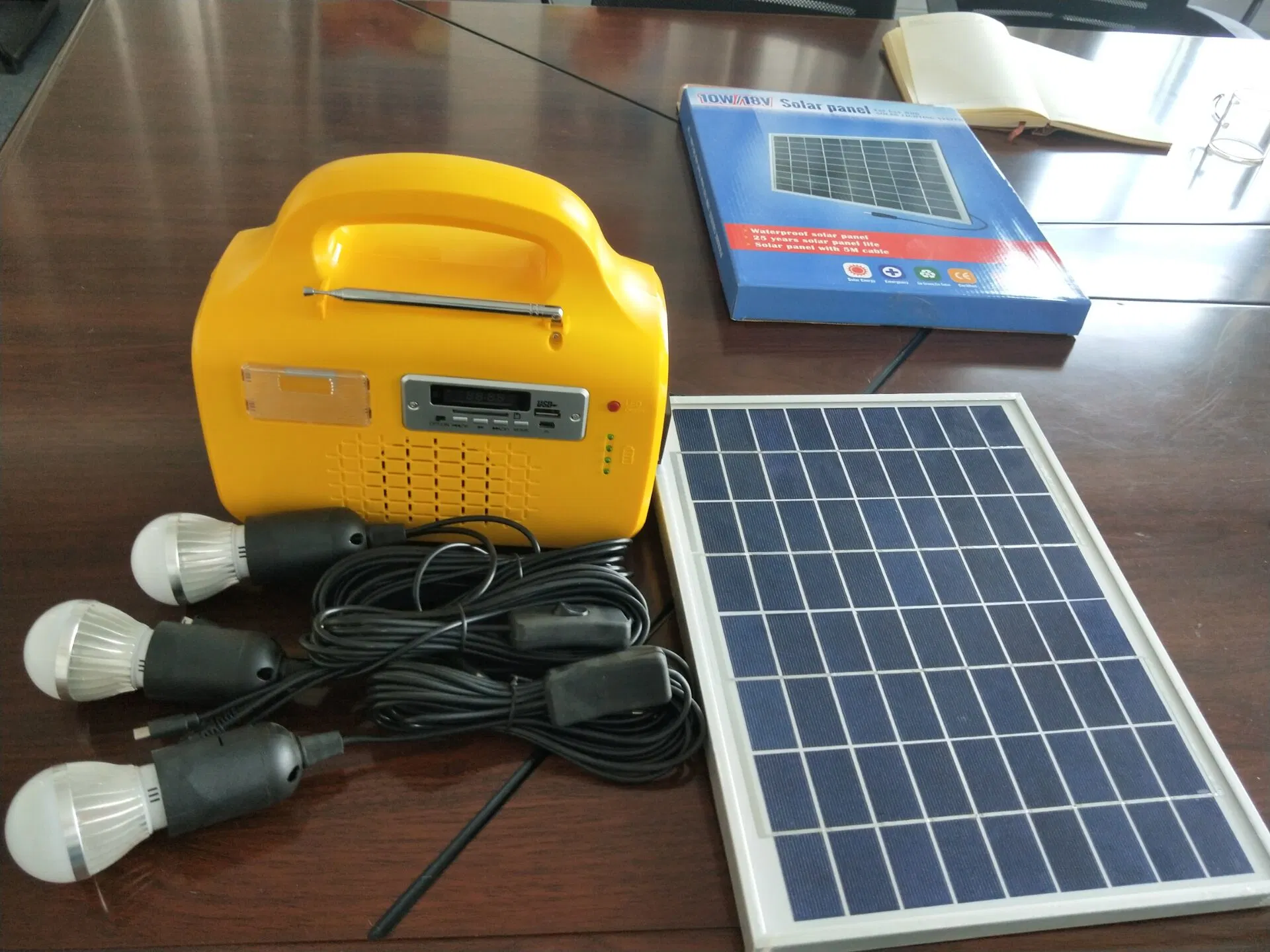 Solar PV Panel FM Radio+MP3 Solar Power Kits Portable Lighitng System 10W Sf-1210p for Home Lighting