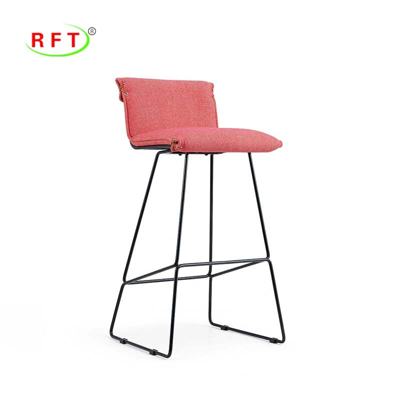 Diseño moderno de tela roja de metal de alta calidad de la pierna silla Bar Restaurante