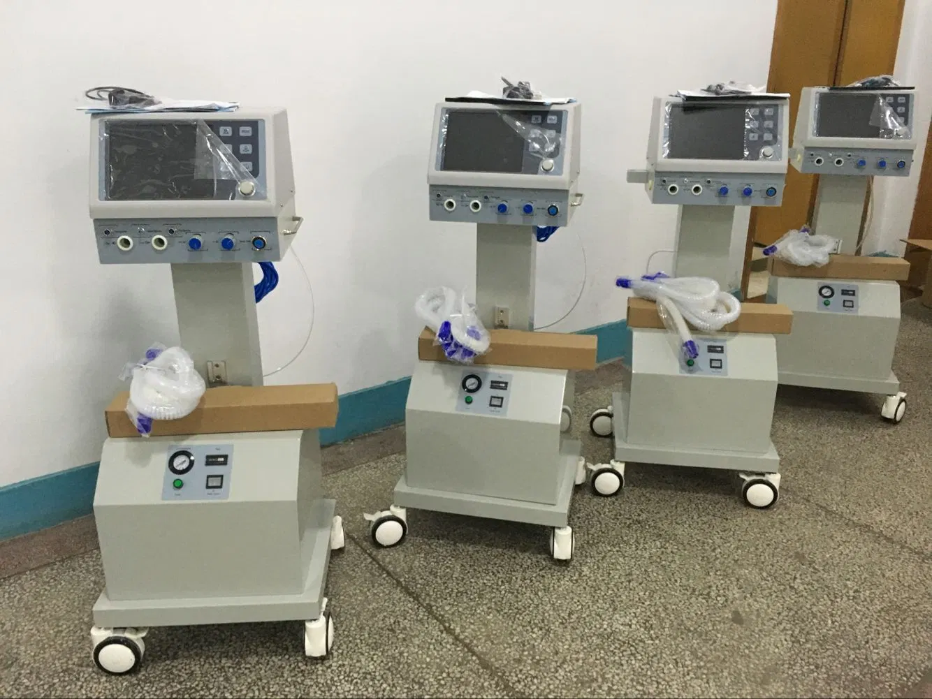 PA-900b ICU Medical Standard Ventilator 10,4 Zoll High Visibility Farbe TFT Display Ventilator Maschine, Medical Ventilator Preis