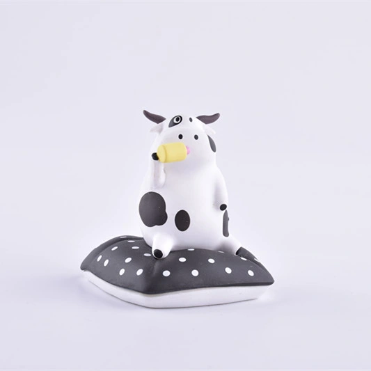 Decoração moderna pequenas jóias Miniatura de plástico pequenos brinquedos de vaca Mini Vaca Plástico Figurine