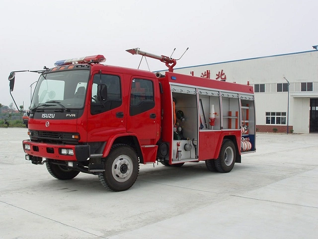 Sinotruk HOWO Rescue Fogo de espuma de água motor 4X2 Veículo de Combate a Incêndios