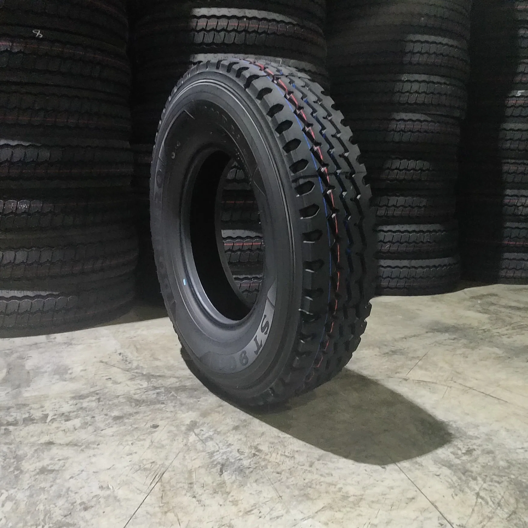 Doupro Factory Price Radial Truck and Bus Tire, 12.00r24, TBR, Truck Tire