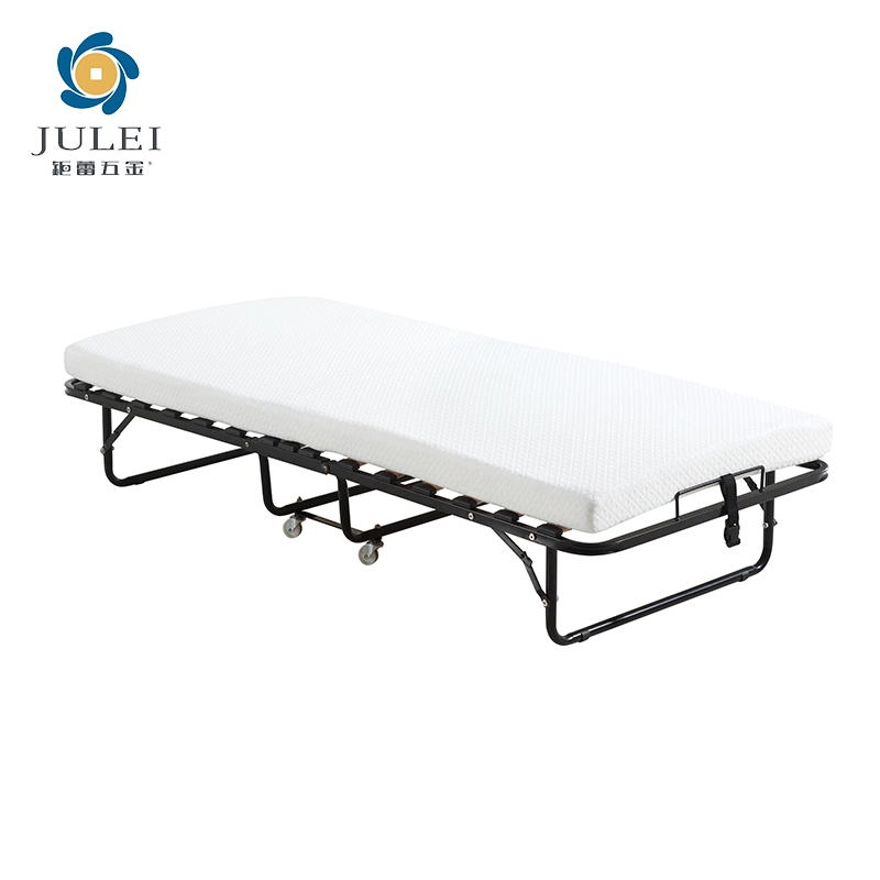 Lit pliant d'appoint avec matelas en mousse de 4 pouces supplémentaire.