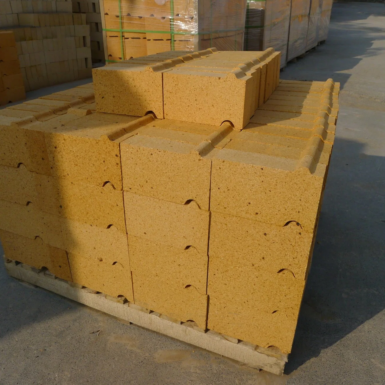 Ifb 230X114X64/76mm 600kg/M3thermal Heat Insulation Furnace White Refractory Raw Materials CF Insulation Light Firebricks